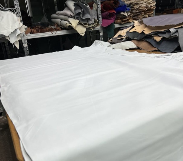 Краст (белый) мягкий,1.2-1.6 мм, 1.6-2.0  с финишем, средний размер 180-300 дм²