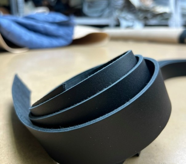 Ременные заготовки (черные ,мелкая плита) ,с финишем, 120-130 см